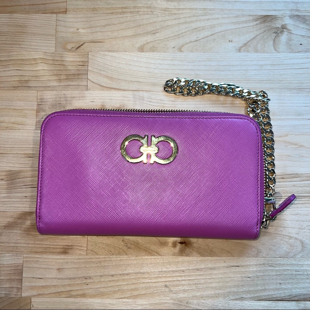 Ferragamo Wallet in Good Condition WOC